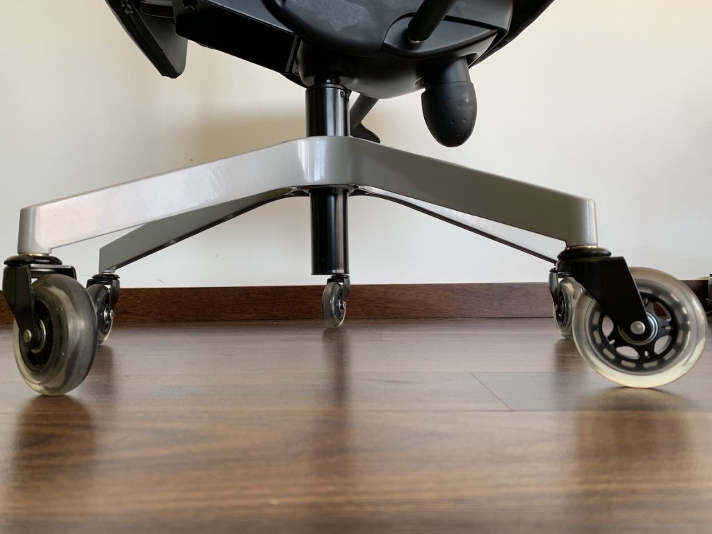 Office chair with silicone rollerblade wheels