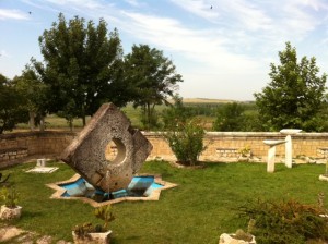Scultpura la Manastirea Dervent